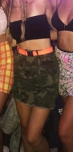 Forever 21 camo mini skirt - Image 3
