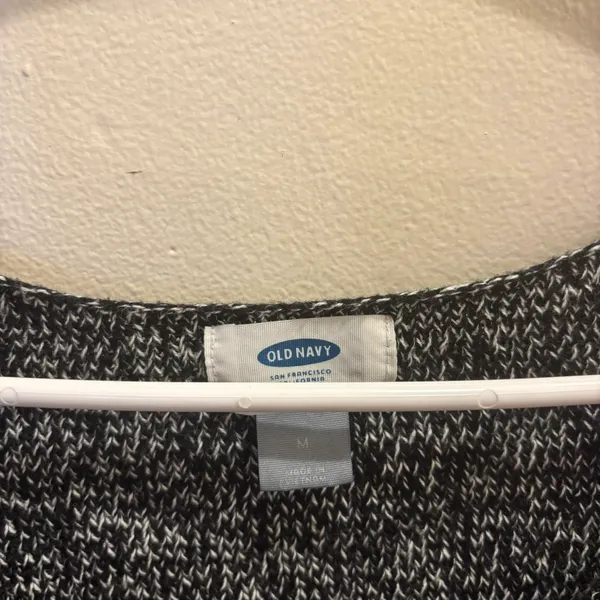 Old Navy Black and White Sweater - Image 3