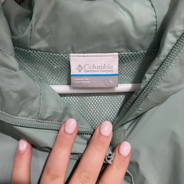 Columbia Light Green Rain Jacket - Image 3