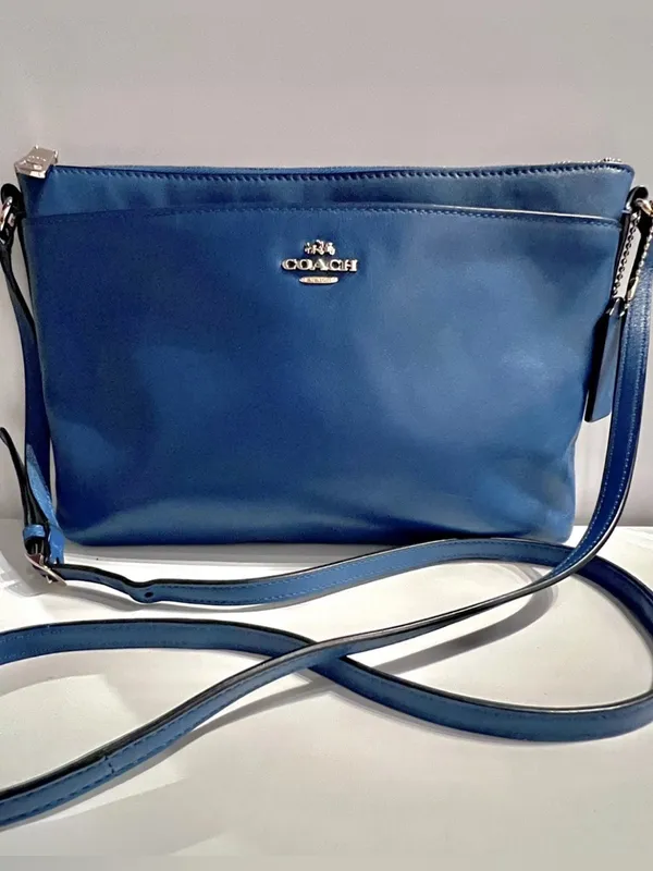 Coach East West Swingpack Crossbody Bag Blue Leather 52638 Beautiful In and Out - Image 3