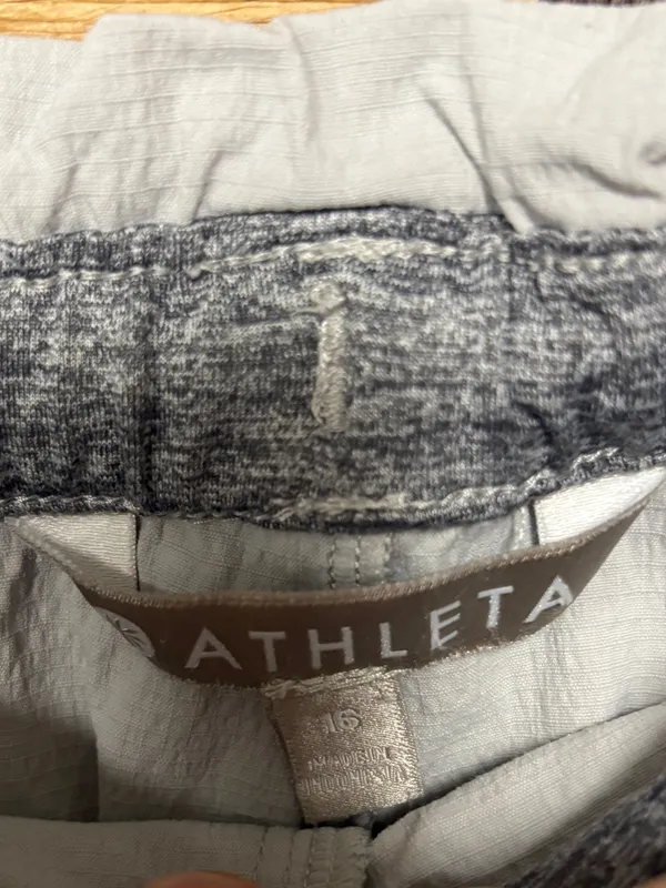 Athleta gray shorts size 16 - Image 5