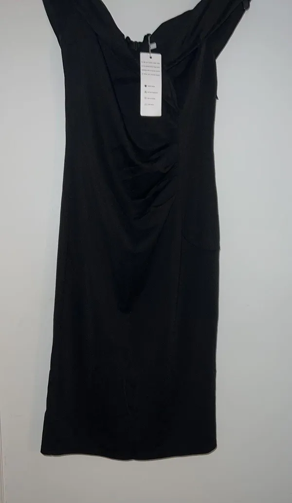 New small Offshoulder Black Dress NWT - Image 5