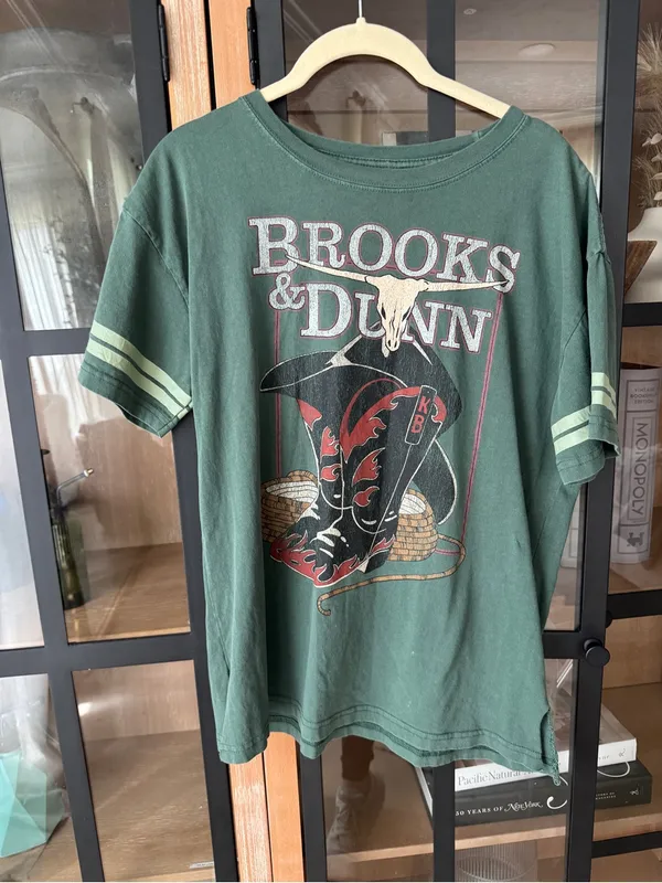 Brooks & Dunn graphic tee forest green country music cowboy boots hat western - Image 7