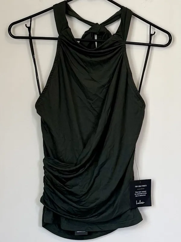 NWT Lulus Cute Inspiration Dark Green Sleeveless Halter Top - Size: Extra Small - Image 2