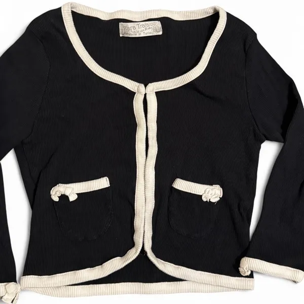 Women’s Shirt ✦ Open To All Offers ✦ Bundle Measurements: Used Excellent Condition Women’s Zara Navy Blue White Casual Business Long Sleeve Medium ——— TAGS ——— #Light #Formal #Casual #Cream #BusinessCasual - Image 3