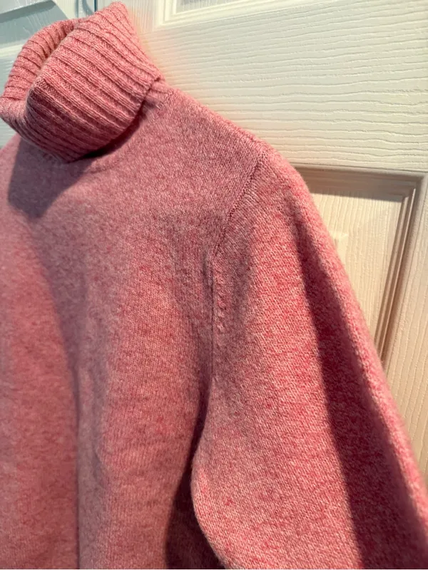 Abercrombie & Fitch Pink Cropped Turtleneck Sweater in Heathered Pink - Image 7
