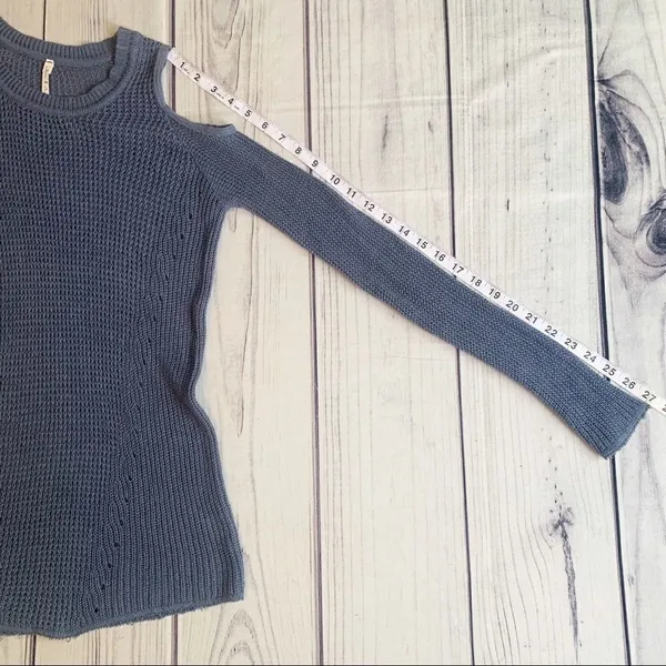 ‎Willow & Clay Cold Shoulder Sweater Tops Small - Image 8