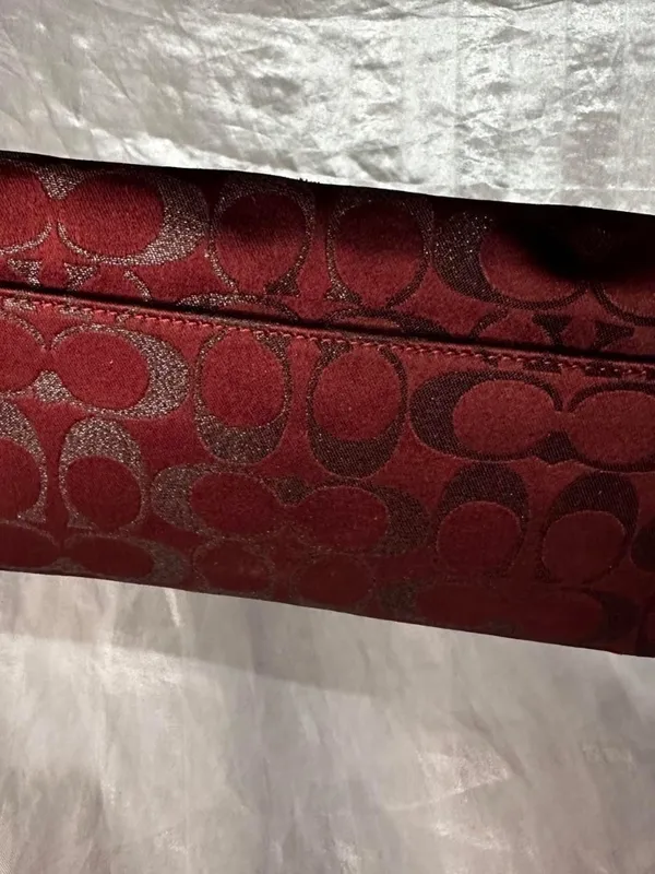 Vintage Y2K Coach Signature Burgundy Small Shoulder Bag/Wristlet Turnlock - Image 3