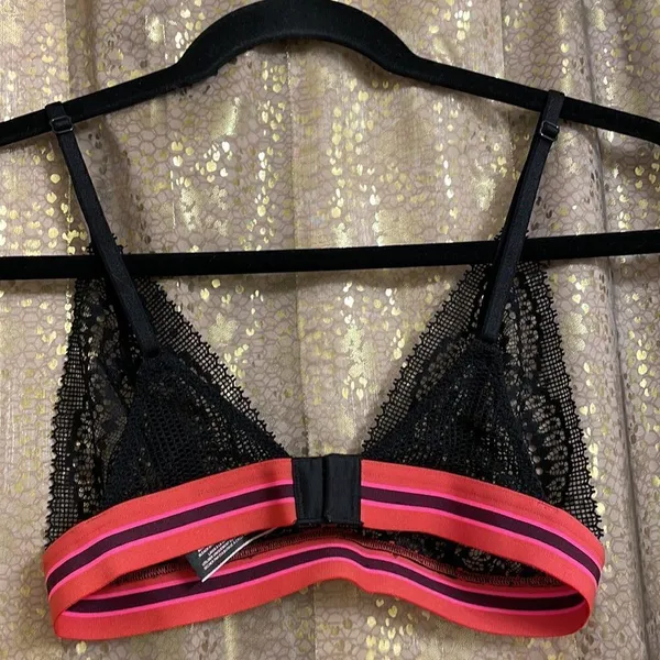 Victoria’s Secret black lace Very Sexy bralette, size S - Image 4