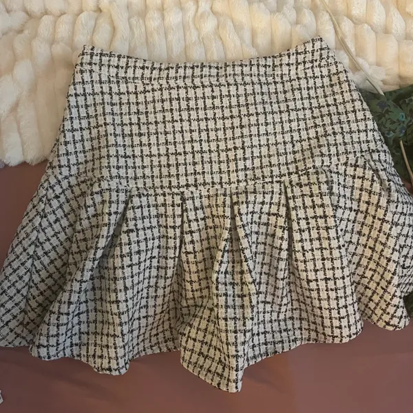 Kendall + Kylie NWT Generation K Black & white tweed skirt - Image 3