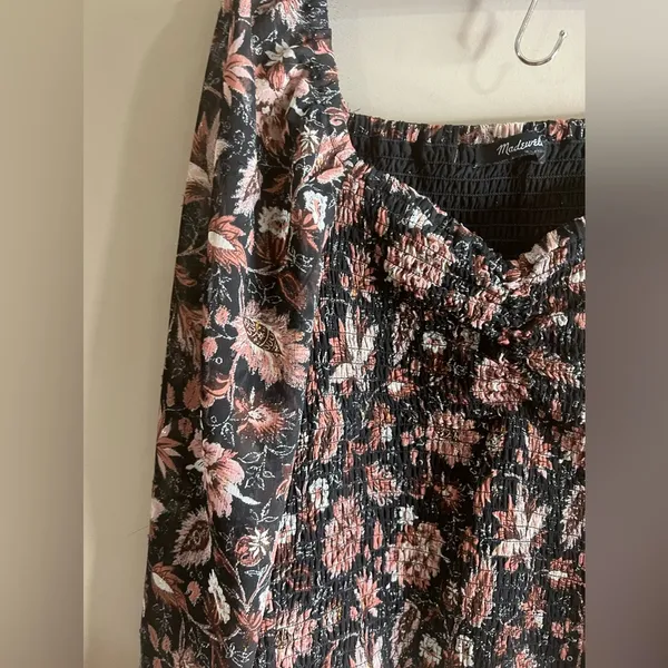 Madewell top lucie floral smocked top small - Image 2