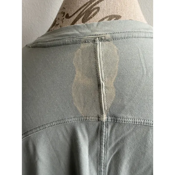 Lululemon Back in Action Long Sleeve Shirt Sage Green‎ Relaxed Fit Size 10 flaw - Image 4
