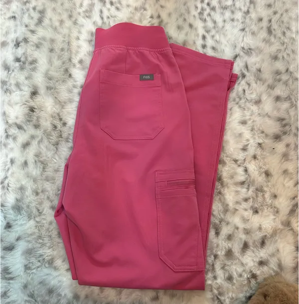FIGS F*ing Pink Scrub Set - Image 7