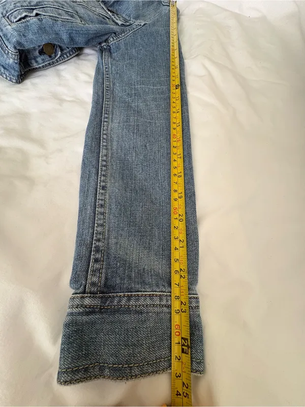 American Eagle Light Wash Denim Jacket Medium Jean Trucker Jacket - Image 9