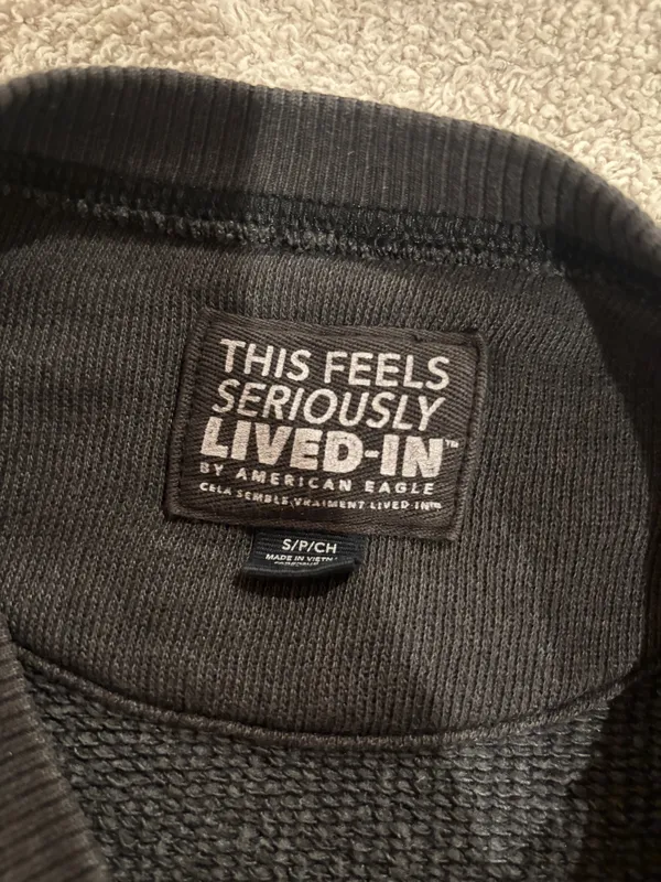 American Eagle Sweatshirt - Image 3