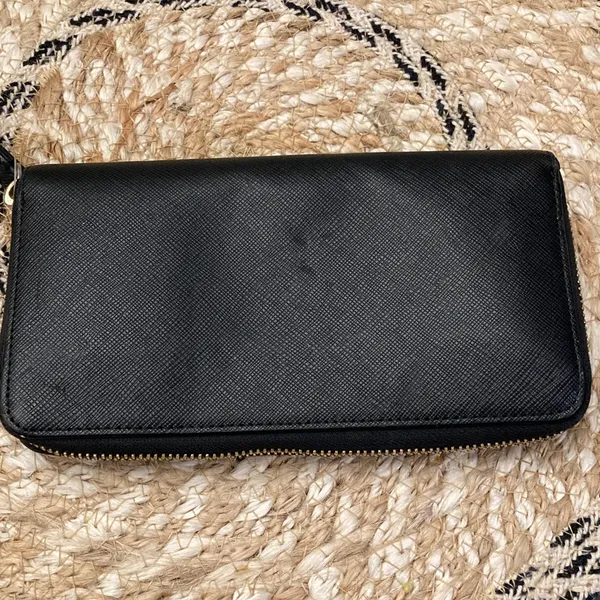 Kate Spade New York Black Leather‎ Zip Around Wristlet Wallet - Image 5