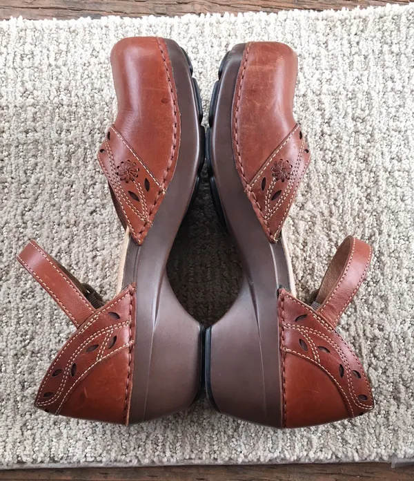 Dansko clog sandals- size 8 - Image 7