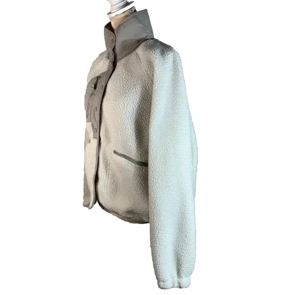 Her entire name says Grace fleece sherpa jacket size M - Image 3