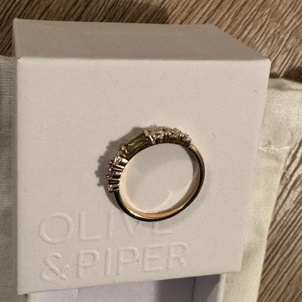 Olive & Piper Vale Ring Gold - Image 4