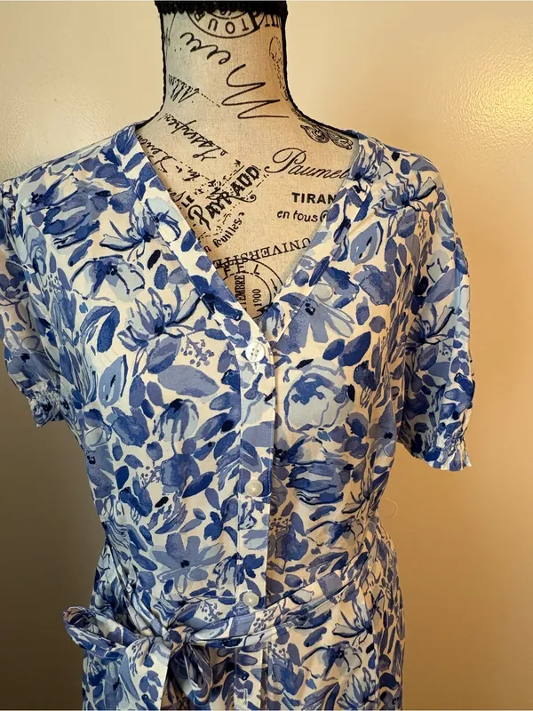croft & barrow Blue and White Floral Midi Dress with Tie Waist - Image 2