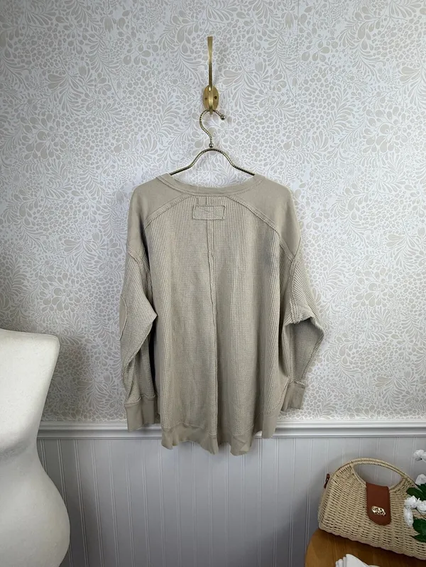 We The Free Beige Oversized Owen Thermal V-Neck Long Sleeve Top - Size - Medium - Image 4