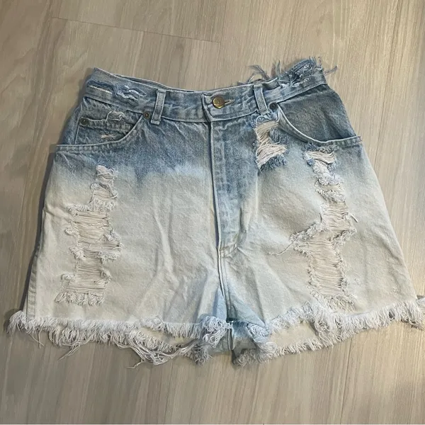 Chic Ombre dip dye ripped blue white denim jean shorts size 2 frayed hem - Image 9