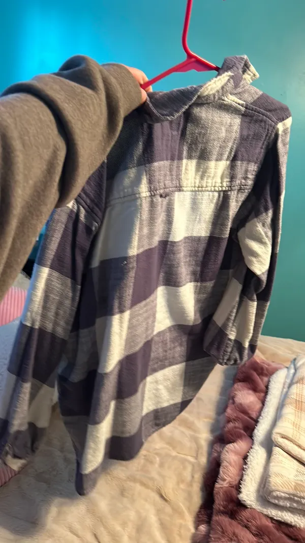 American Eagle blue and white flannel - Image 3