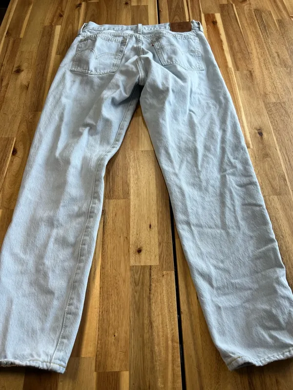 Levi’s Wedgie Fit Light Wash High Rise Jeans Women’s 28 - Image 2
