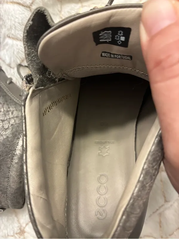 Ecco Women’s Taupe Lace-Up High-Top Boots with Side Zip size 9)9.5 USA - Image 4