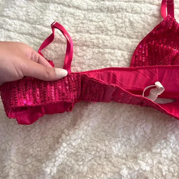 Shein Women's Red and Pink Bra - Image 4