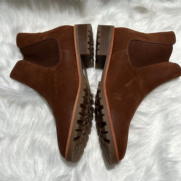 LOFT Size 10.5M Brown Faux Leather Slip On‎ Chelsea Ankle Boots. B77 - Image 4