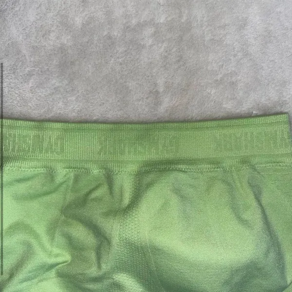 gymshark light green padded sports bra - Image 3