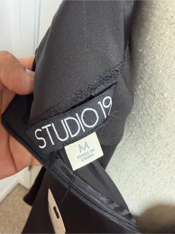 Francesca’s Studio 19 Black Square - Image 2