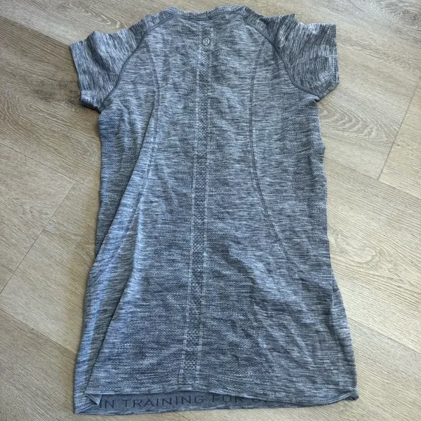 Lululemon Heather Gray Short Sleeve Athletic Shirt - Image 7