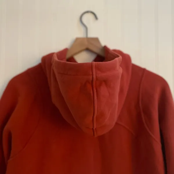 LULULEMON Loungeful Hoodie Sweatshirt Pullover Fleece in Red Rock Size 6 - Image 12