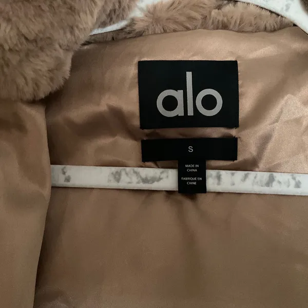 Alo Yoga Faux Fur Foxy Jacket Toasted Almond S - Image 9