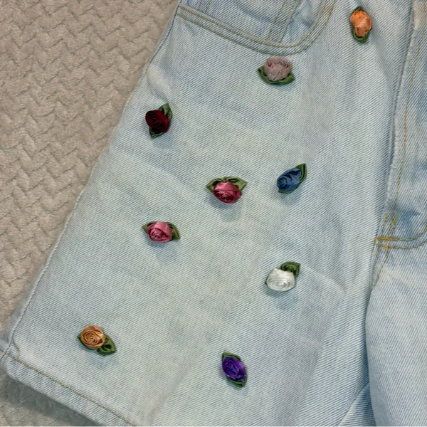 Vintage Paris Blues Womens S Light‎ Blue whimsical Jean Shorts Floral Rosettes - Image 4