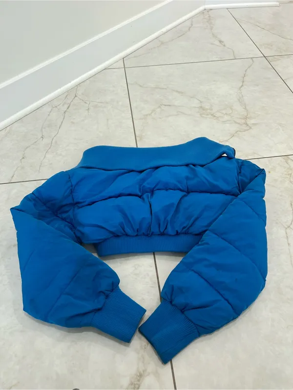 Urban Outfitters Vibrant Blue UO Lily Crop Puffer Jacket Size Small - Image 5