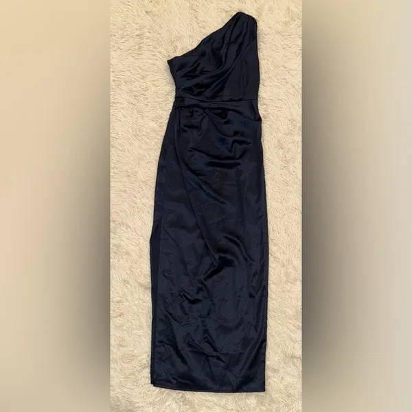 NEW Petal & Pup Nadia One-Shoulder Satin Maxi Navy Dress sz 4 - Image 3
