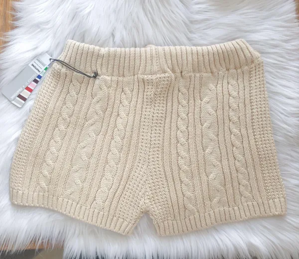 Pantone ivory cream knit highrise shorts, brand new with tag - Image 3