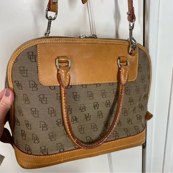 Vintage Dooney and bourke Domed‎ Signature Jacquard Tan Brown Leather Crossbody - Image 10
