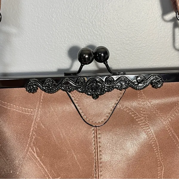 Pink Faux Leather Kiss‎ Lock Shoulder Bag with adjustable straps - Image 3