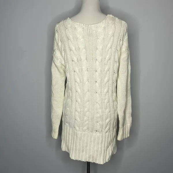 Forever 21- Off White V-Neck Cable Knit Sweater - Image 4