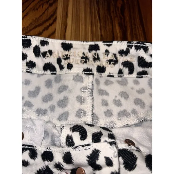 American Eagle Junior‎ Jean Denim Shorts Cow spotted sz 00 - Image 2