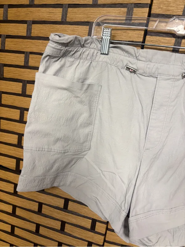 Athleta gray shorts size 16 - Image 3