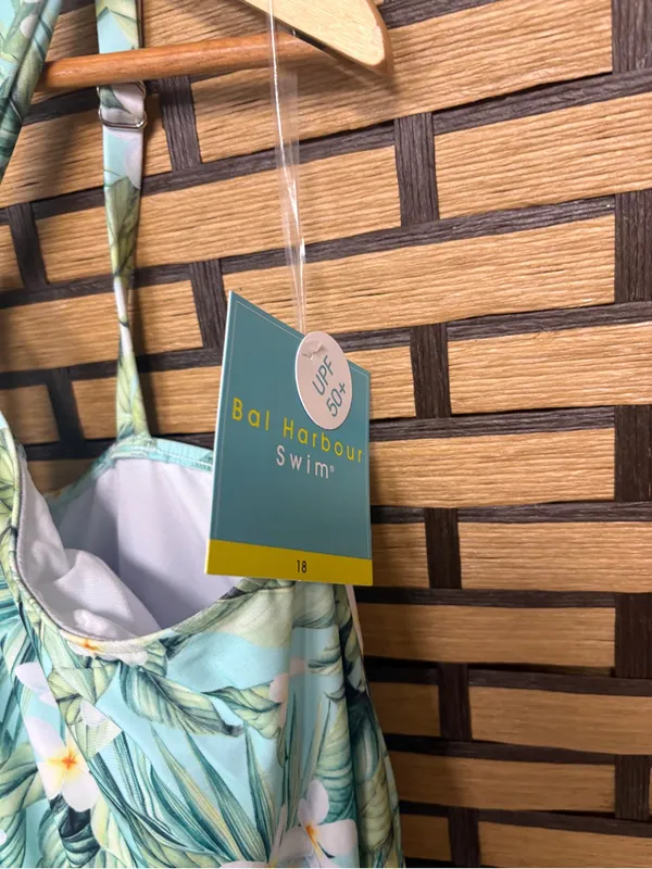 Bal harbour mint floral swim dress size 18 - Image 4