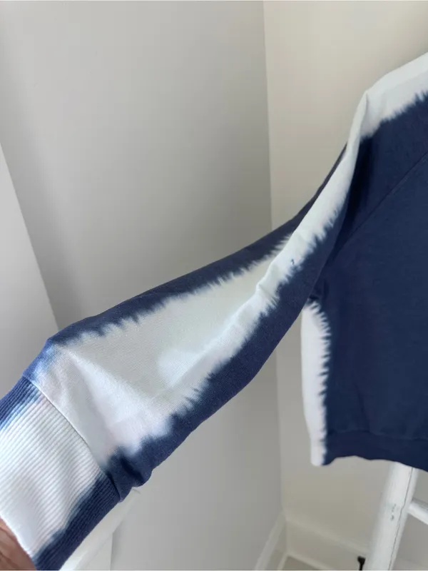 Universal Thread Women's Tie-Dye Crewneck Sweatshirt - Blue & White Size XL - Image 3