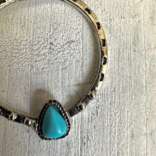 Silver/turquoise tone circle earrings - Image 5