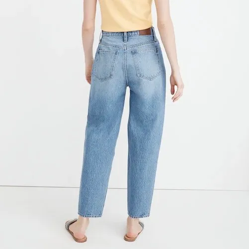 Madewell Baggy Tapered Jeans in Markwood Wash - Image 2