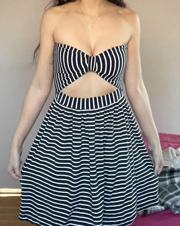 Vintage strapless dress with stripes - Image 3